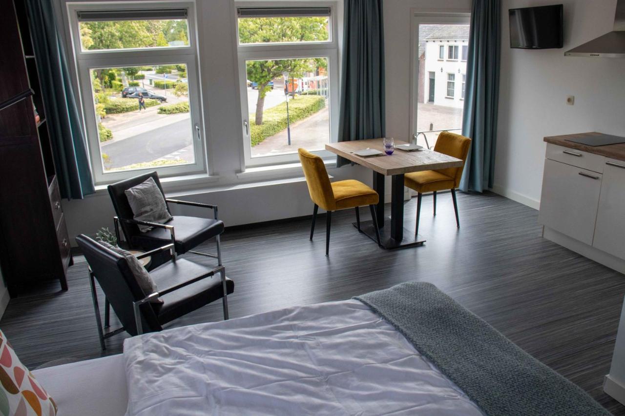 The Town Hotel Studios Appartments Zuidzande Exterior foto